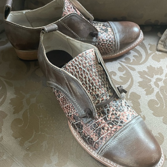 Free Bird Mabel Oxford Shoes - Picture 2 of 8